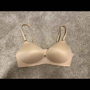 Victoria’s Secret nursing bra 🤍